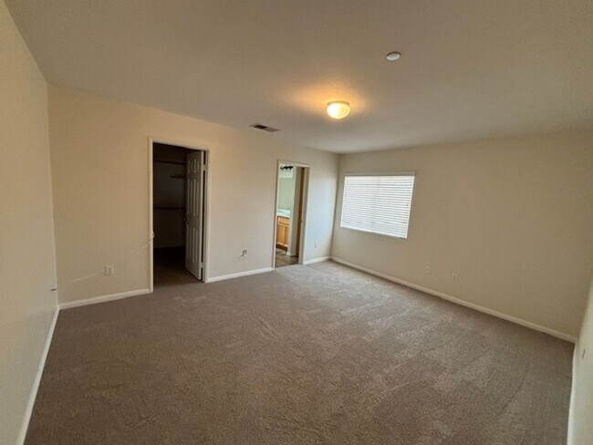 Building Photo - 1085 SPUD Moreno St