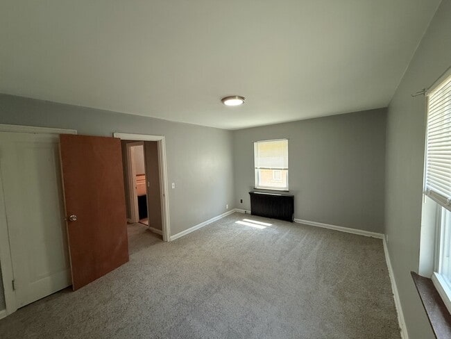 Building Photo - 3135 Mozart Ave