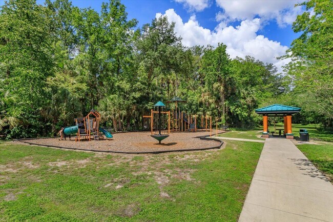 Building Photo - Beautifully Updated 4-Bedroom Pool Home in Winding Hollow