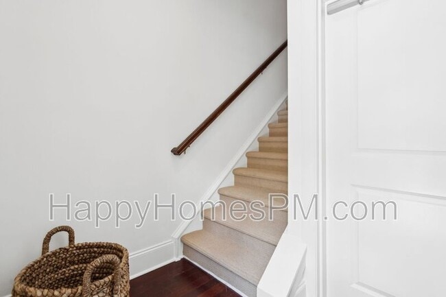 Building Photo - 728 S Shelmore Blvd