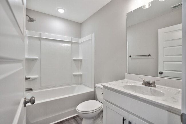 Building Photo - 55 Highland Blf Wy