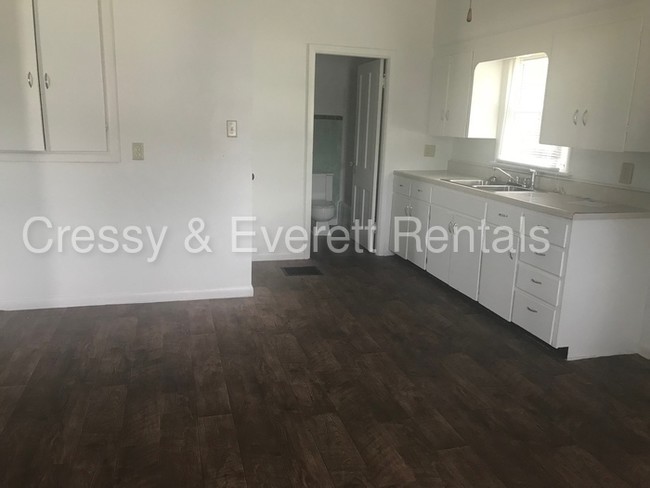 Building Photo - 4 bedroom in Mishawaka