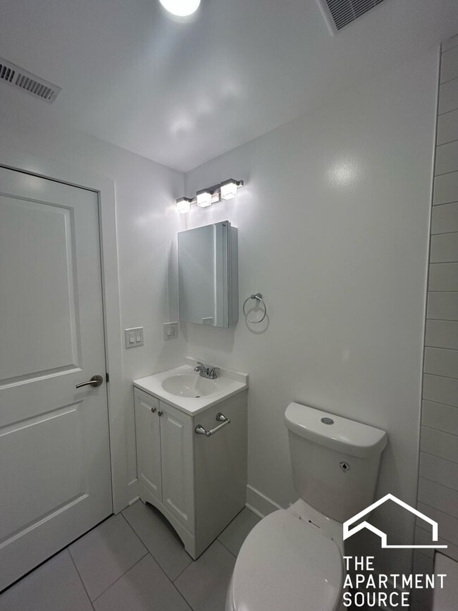 Building Photo - 4411 N Kimball Ave