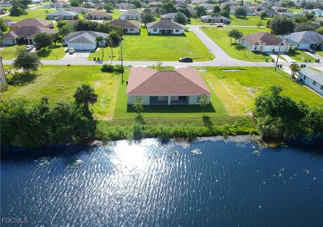 Building Photo - 530 SE 5th Ave