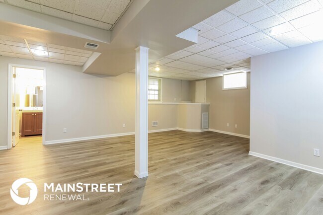 Building Photo - 2126 NE McKee Ln