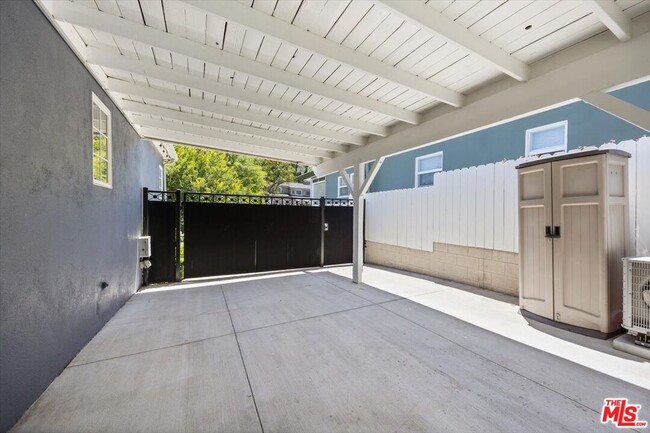 Building Photo - 14041 Roblar Rd