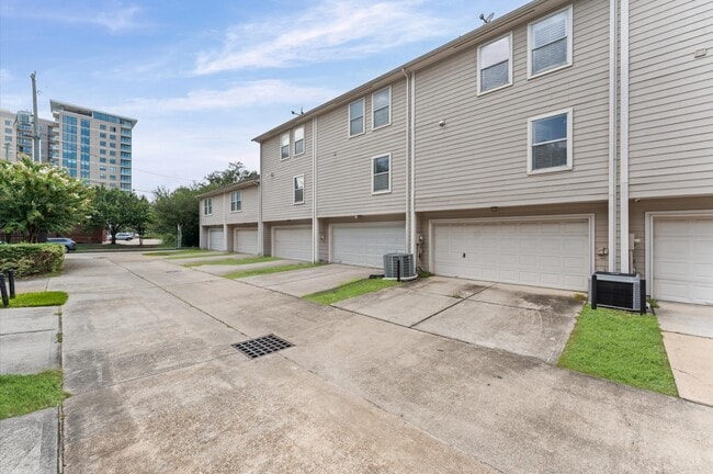 Building Photo - 2933 W Dallas St