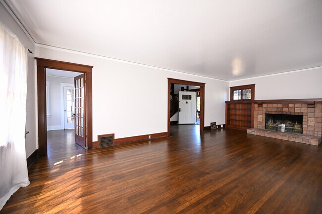 Building Photo - 1208 24th St