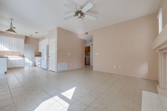 Building Photo - Discovery Hills Home with Spacious Yard an...