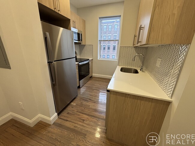 Building Photo - 16 Queensberry St