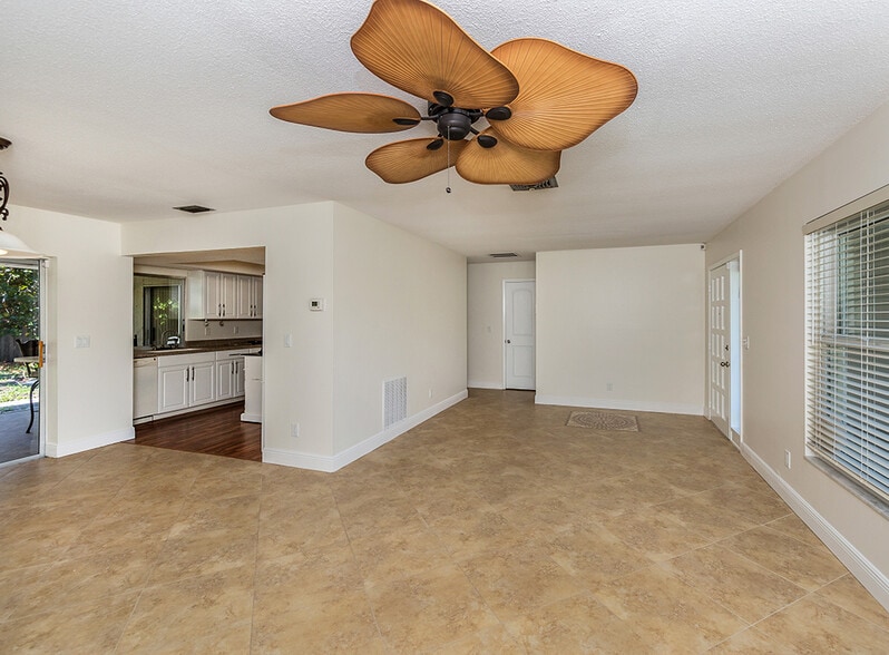 Building Photo - 500 Sunset Beach Dr