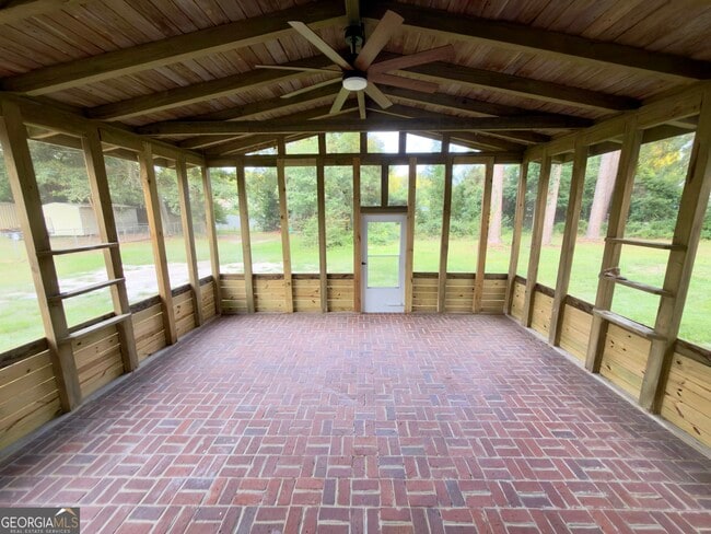 Building Photo - 223 Brookwood Dr