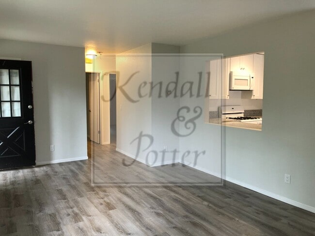 Building Photo - 2BD/1BA Condo in New Brighton Neighborhood