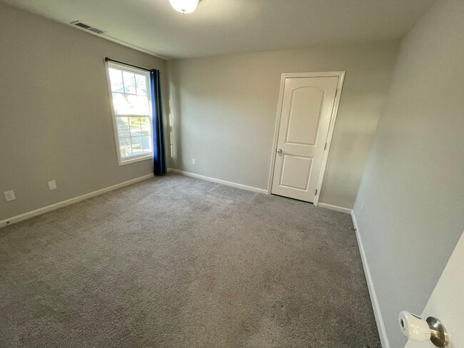 Building Photo - 118 Belden Trl