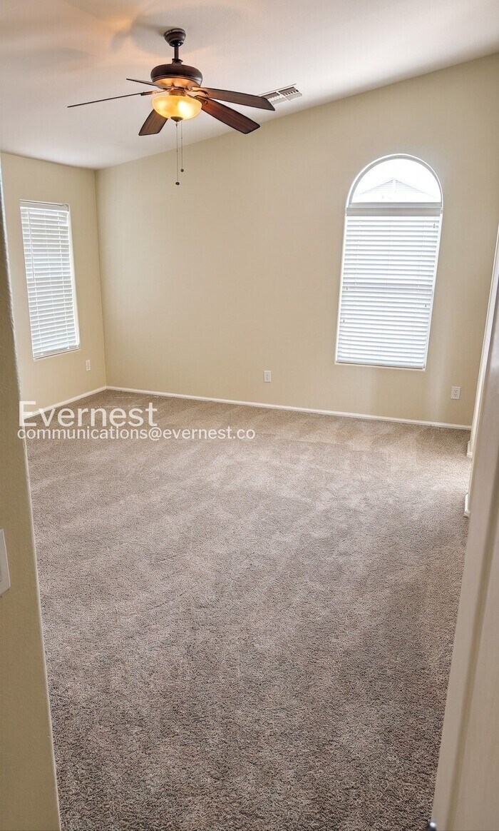 Building Photo - 42520 W Hall Dr