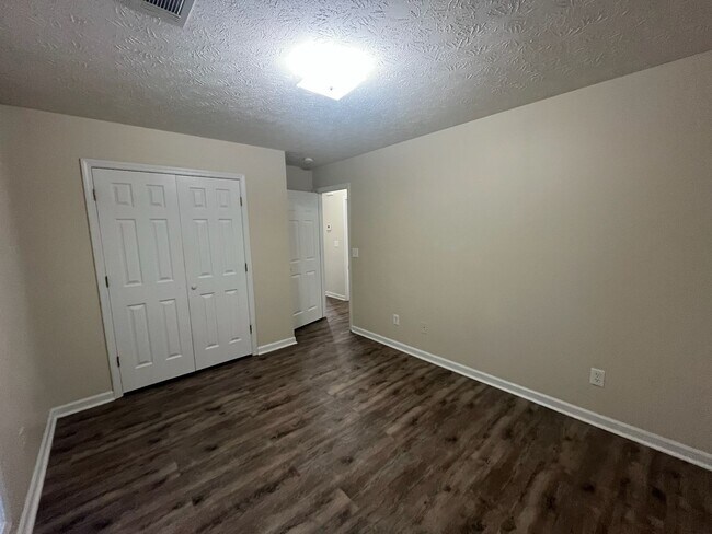 Building Photo - 36 Crosswinds Rd