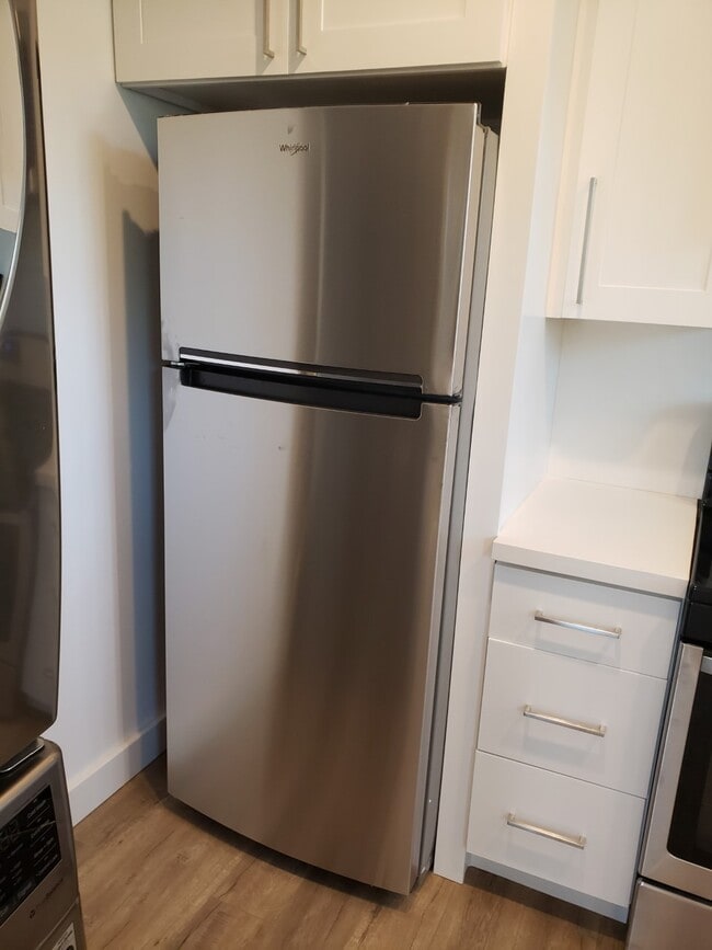 Building Photo - 10992 Exposition Blvd