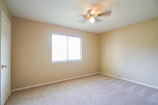 Building Photo - 1246 Manchester Cir