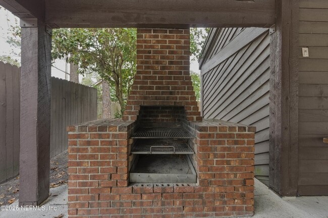 Building Photo - 10407 Big Tree Cir W