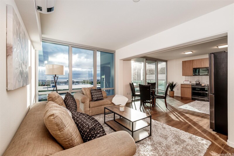 Building Photo - 1391 Kapiolani Blvd