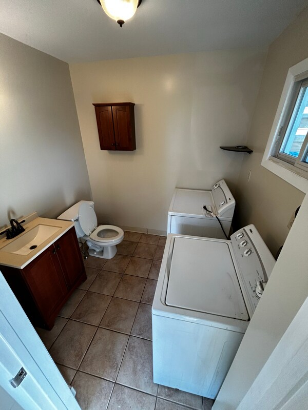 Building Photo - 361 Warren Ave