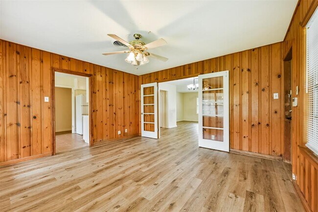 Building Photo - 3022 Broadmead Dr