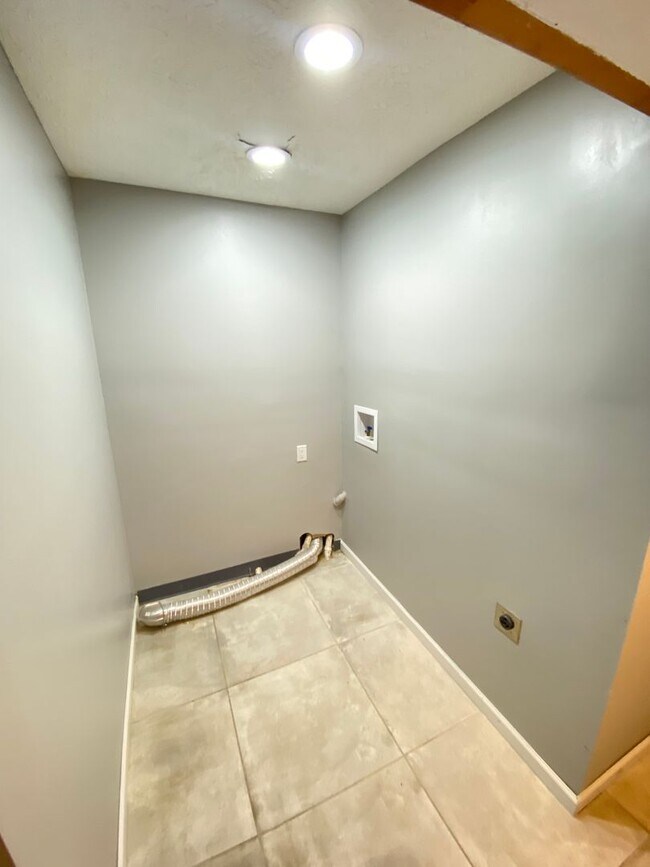 Building Photo - (44) 81-93 Chittenden Avenue