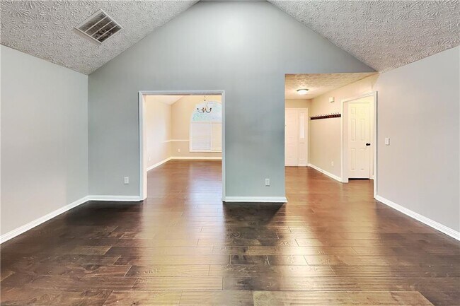 Building Photo - 985 Crystal Water Dr SE