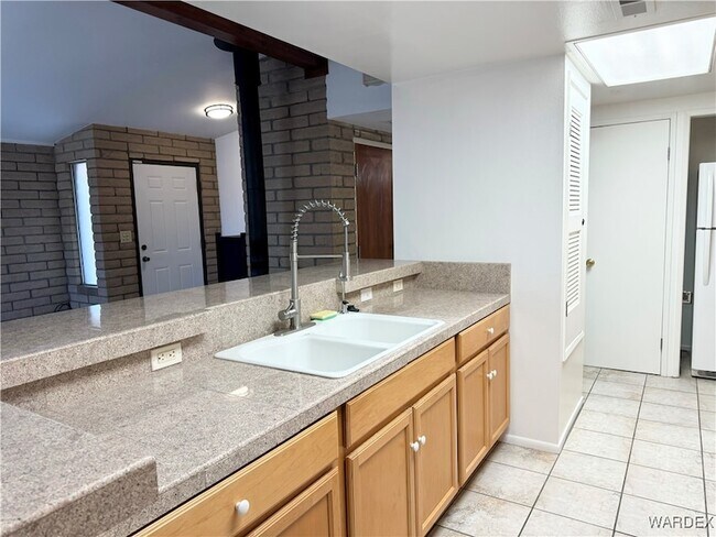 Building Photo - 7916 Center St