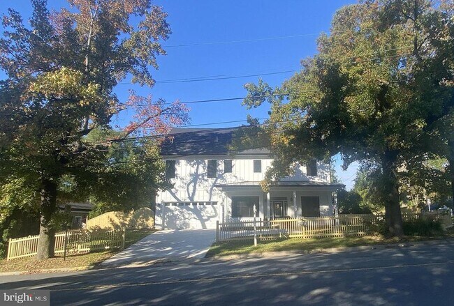 Building Photo - 8616 Jones Mill Rd