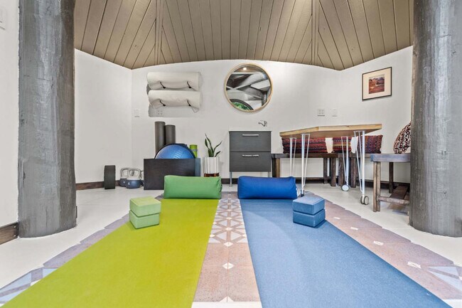 Building Photo - 1816 Bear Spgs Wy