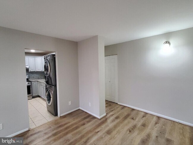 Building Photo - 11808 Breton Ct