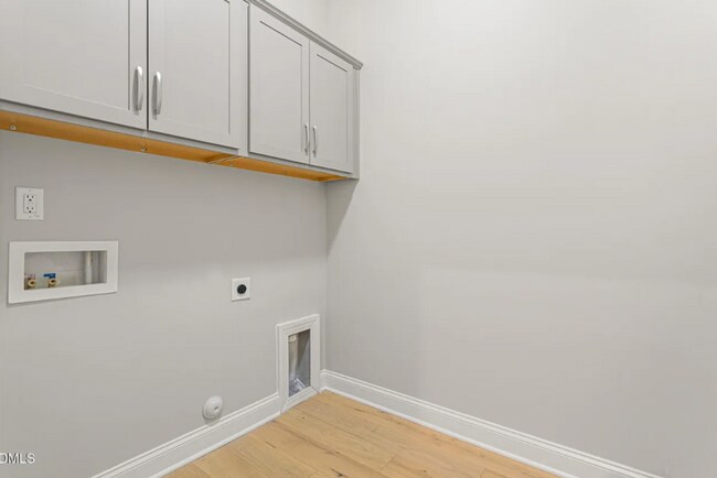 Building Photo - Three bedroom, 3.5 bath newly constructed townhome in Burlington