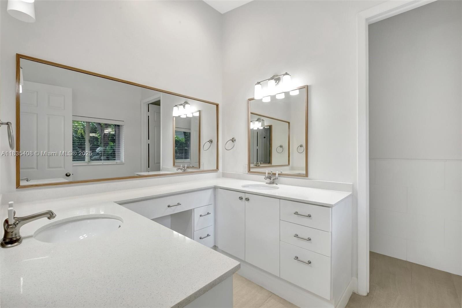 Building Photo - 5765 SW 84th St