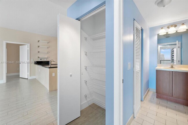 Building Photo - 79 SW 12th St