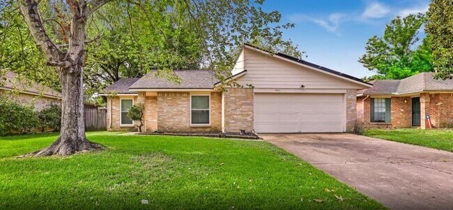 Primary Photo - 7851 Battlepine Dr