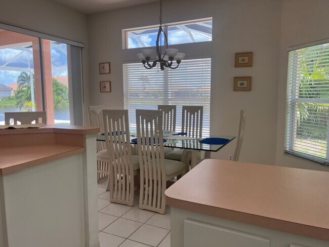 Building Photo - 2BR+Office with sleeper/2BA Single Family ...