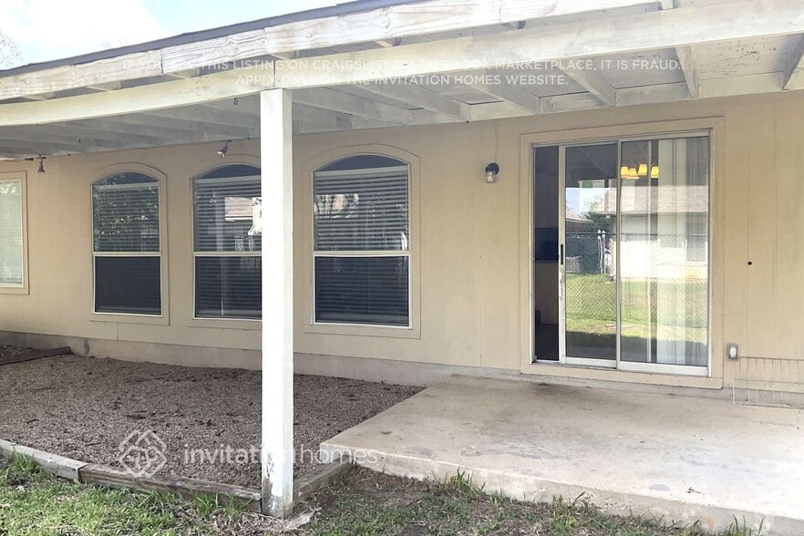 Building Photo - 2604 Hill Street Cove