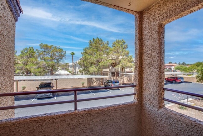 Building Photo - 9325 W Desert Inn Rd