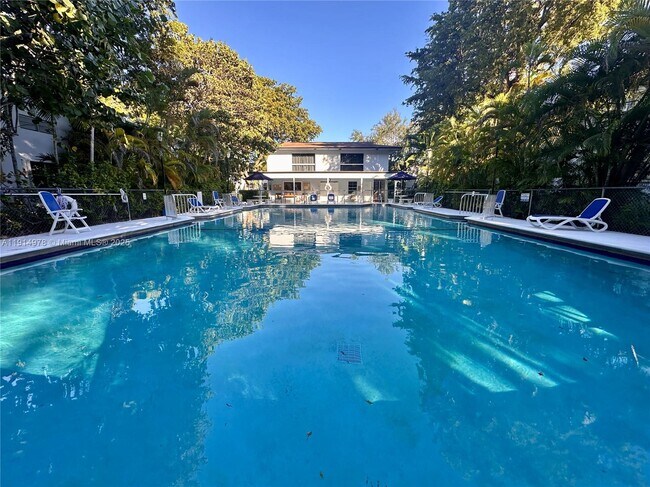 Building Photo - 7940 SW 55th Ave