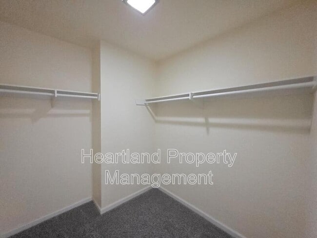 Building Photo - 1166 Decker St