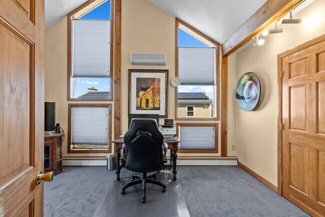 Building Photo - 2 Windward Way
