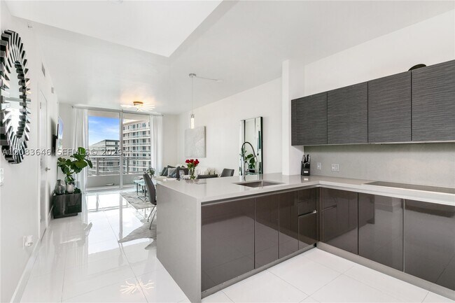Building Photo - 1080 Brickell Ave