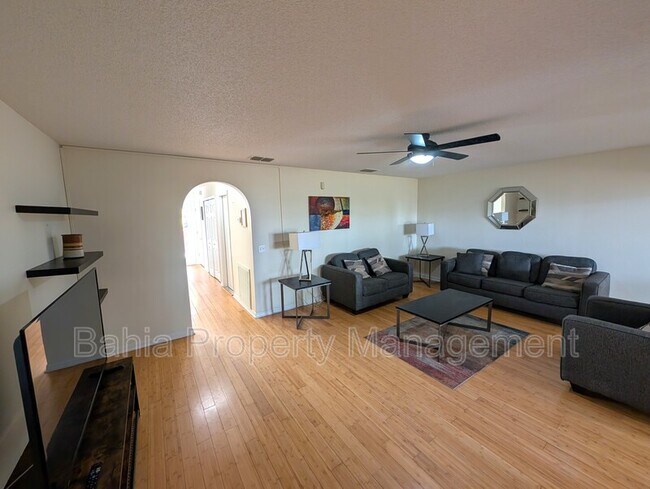 Building Photo - 4656 Ashburn Square Dr