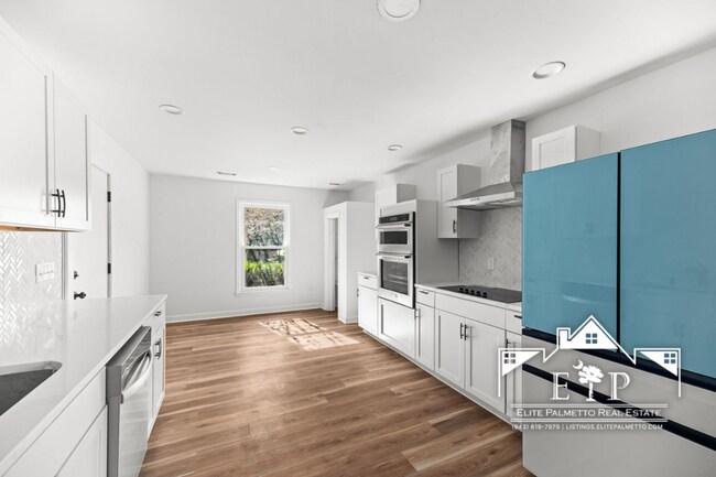 Building Photo - Beautifully Renovated Brick Home in a Quiet, Established Neighborhood