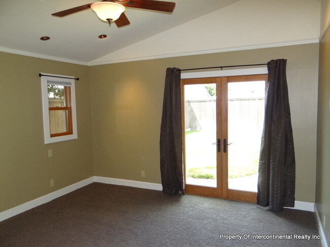 Building Photo - Coming Soon!! Remodeled Woodside Cottage w...