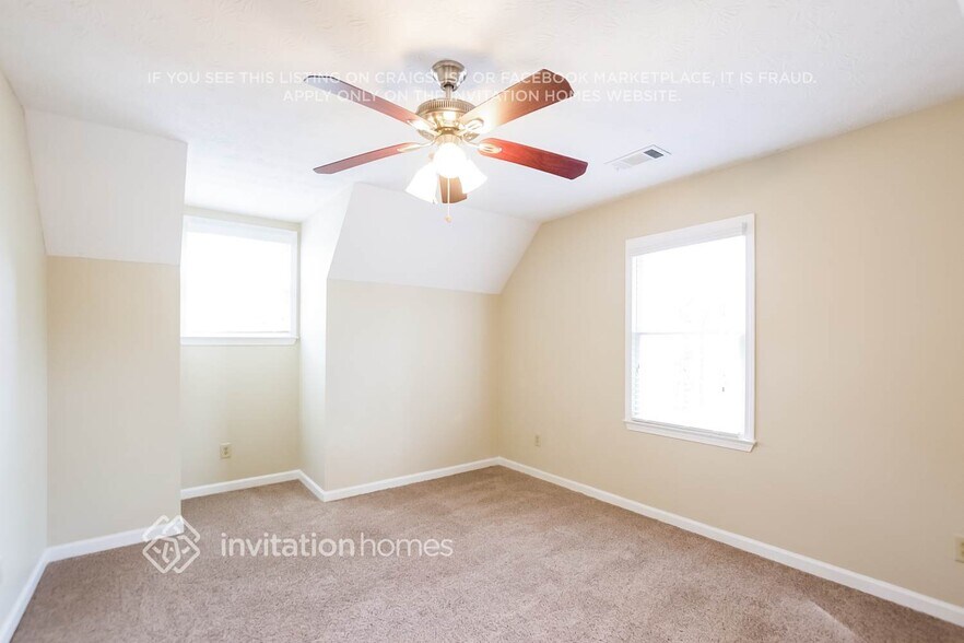 Building Photo - 40 Oak Landing Ln