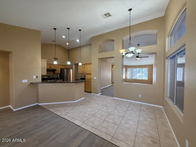 Building Photo - 364 W Thompson Pl