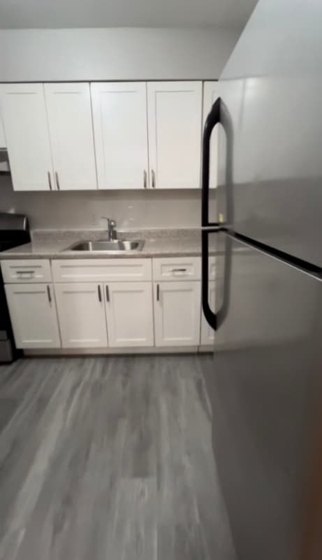 Building Photo - 385 Park Ave