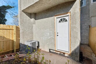 Building Photo - 2350 N Opal St
